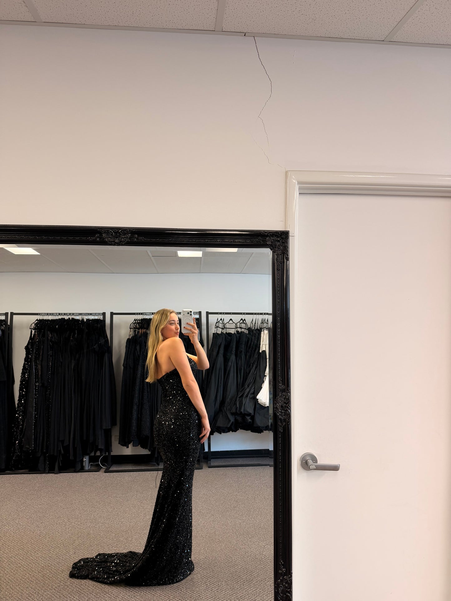 GOLDEN MIRAGE BLACK DRESS