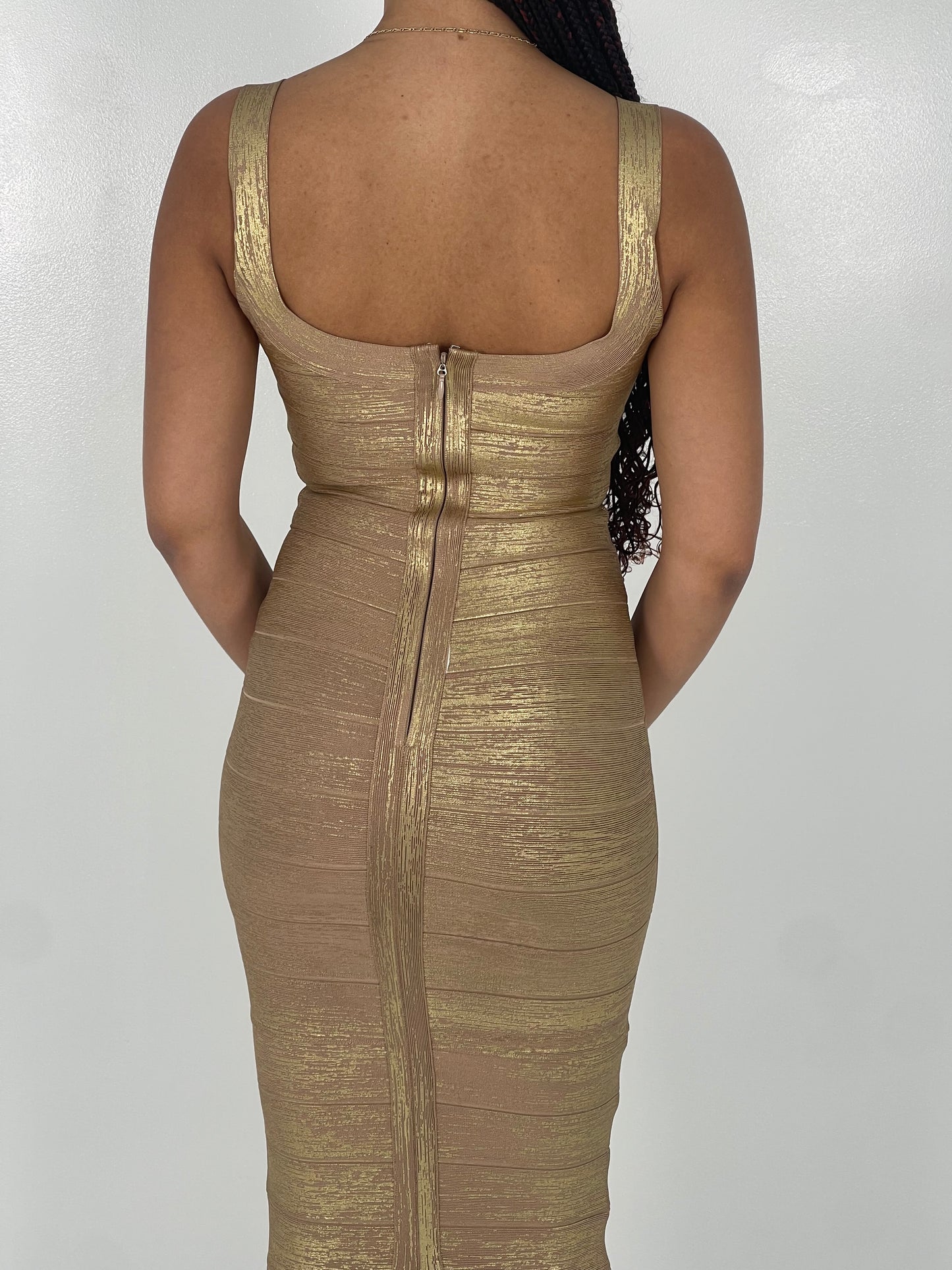 GOLD ROUND NECK GOWN